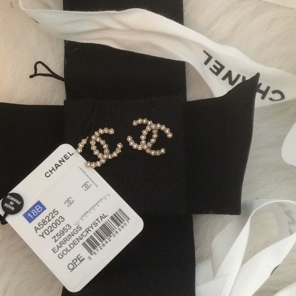 1 Authentic CHANEL Light Gold Strauss Crystal STUD